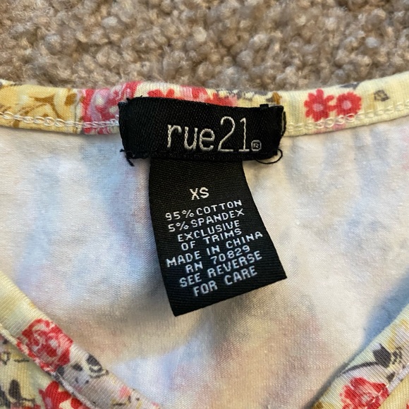 Crop Top - Picture 3 of 3